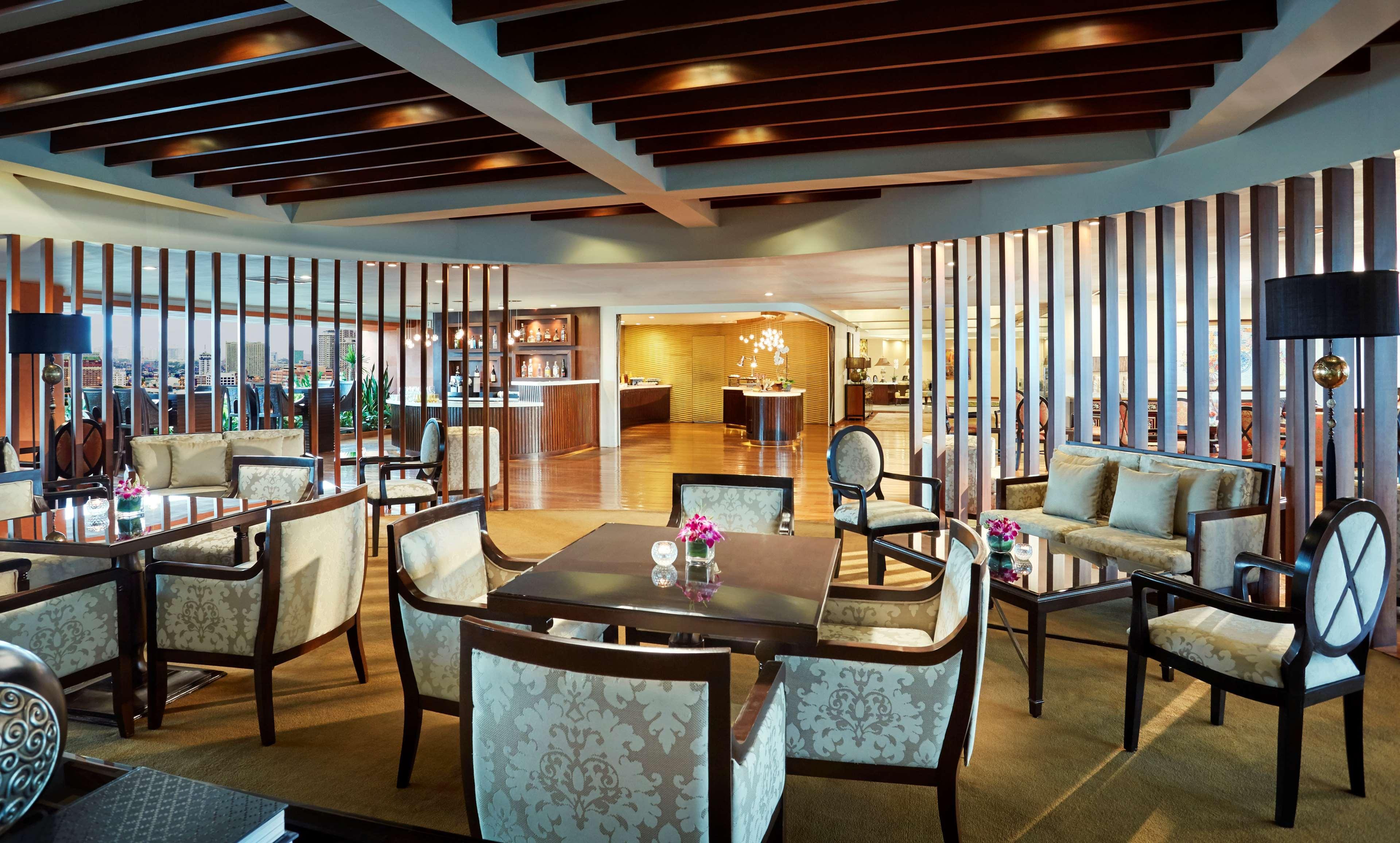 فندق دويست ثاني مانيلا ماكاتي المظهر الخارجي الصورة The lounge at the airport