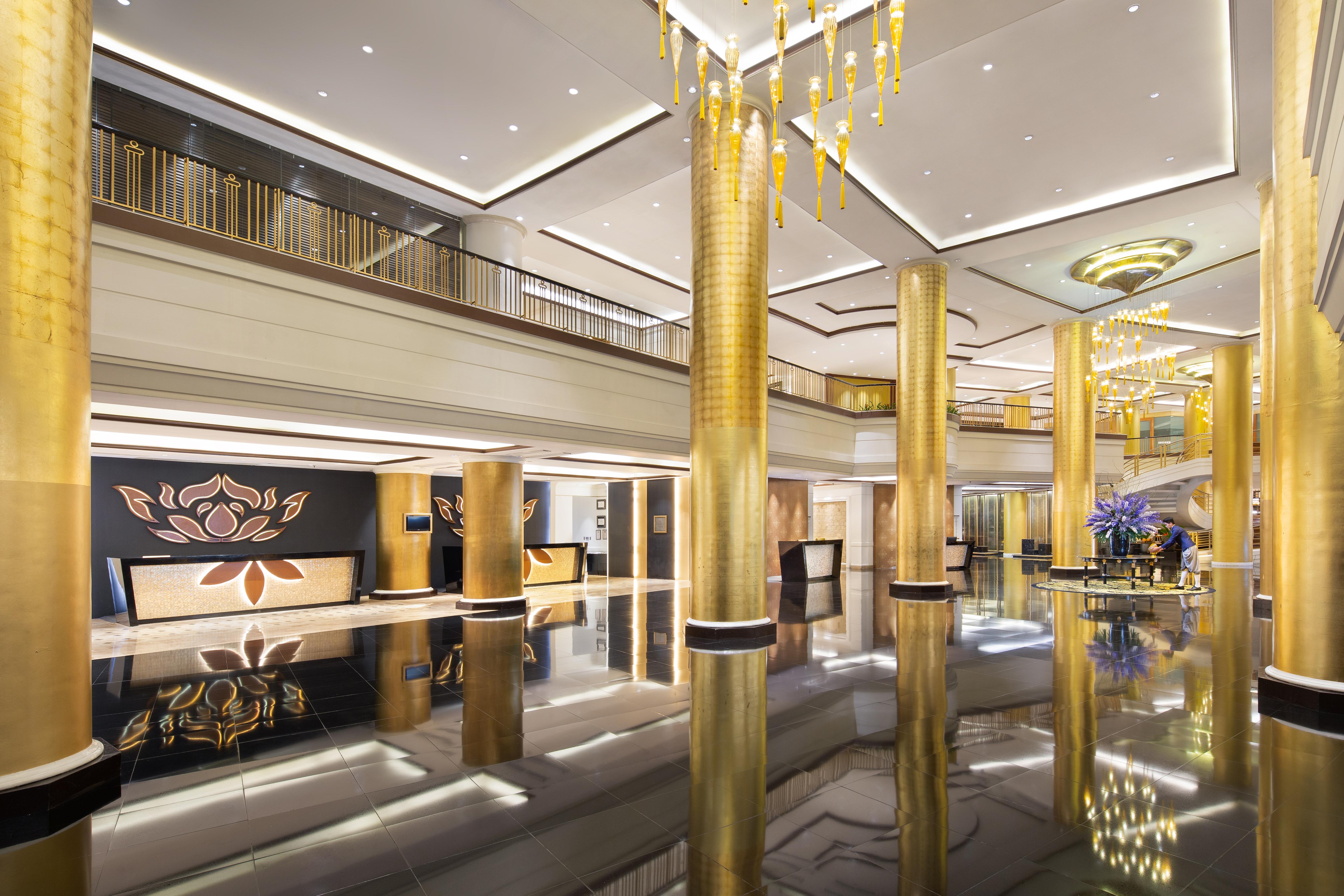 فندق دويست ثاني مانيلا ماكاتي المظهر الخارجي الصورة The lobby of the hotel