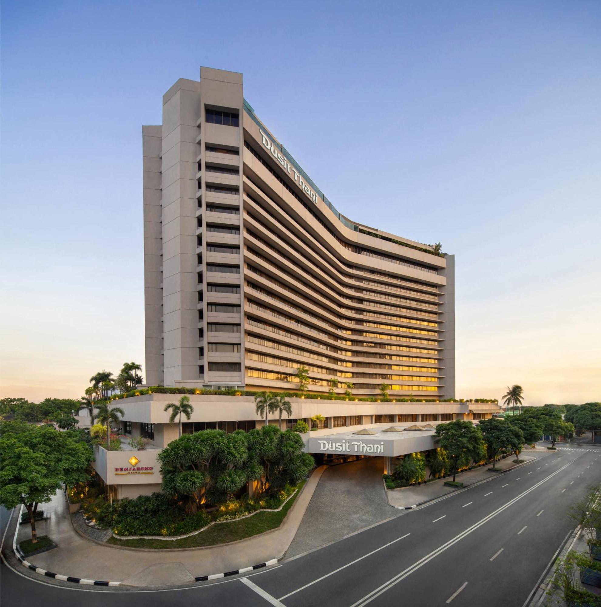 فندق دويست ثاني مانيلا ماكاتي المظهر الخارجي الصورة The hotel in 2016