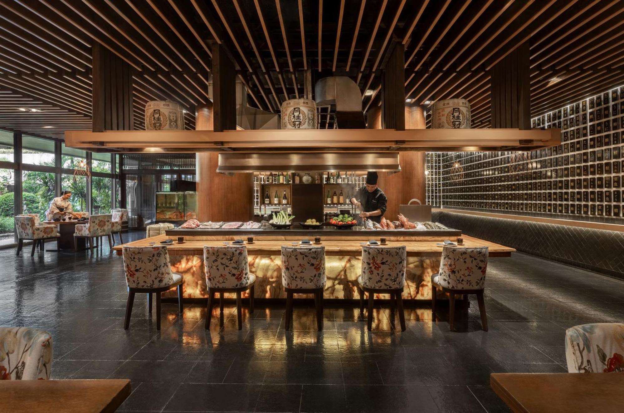 فندق دويست ثاني مانيلا ماكاتي المظهر الخارجي الصورة The restaurant's interior